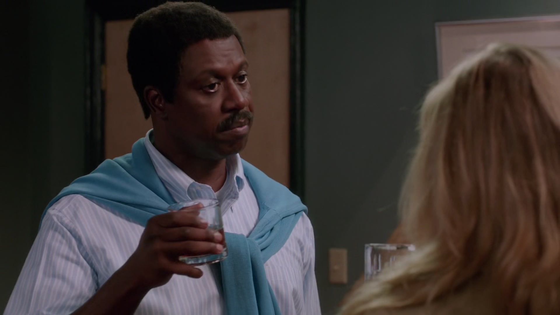 2x02_296.jpg