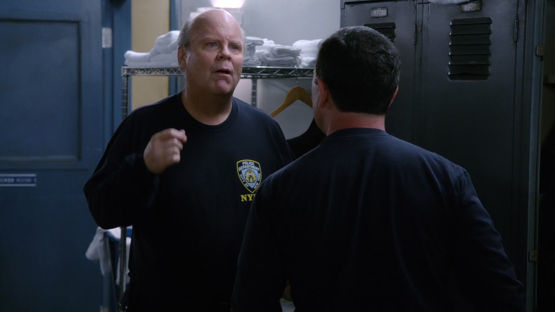 2x03_522.jpg