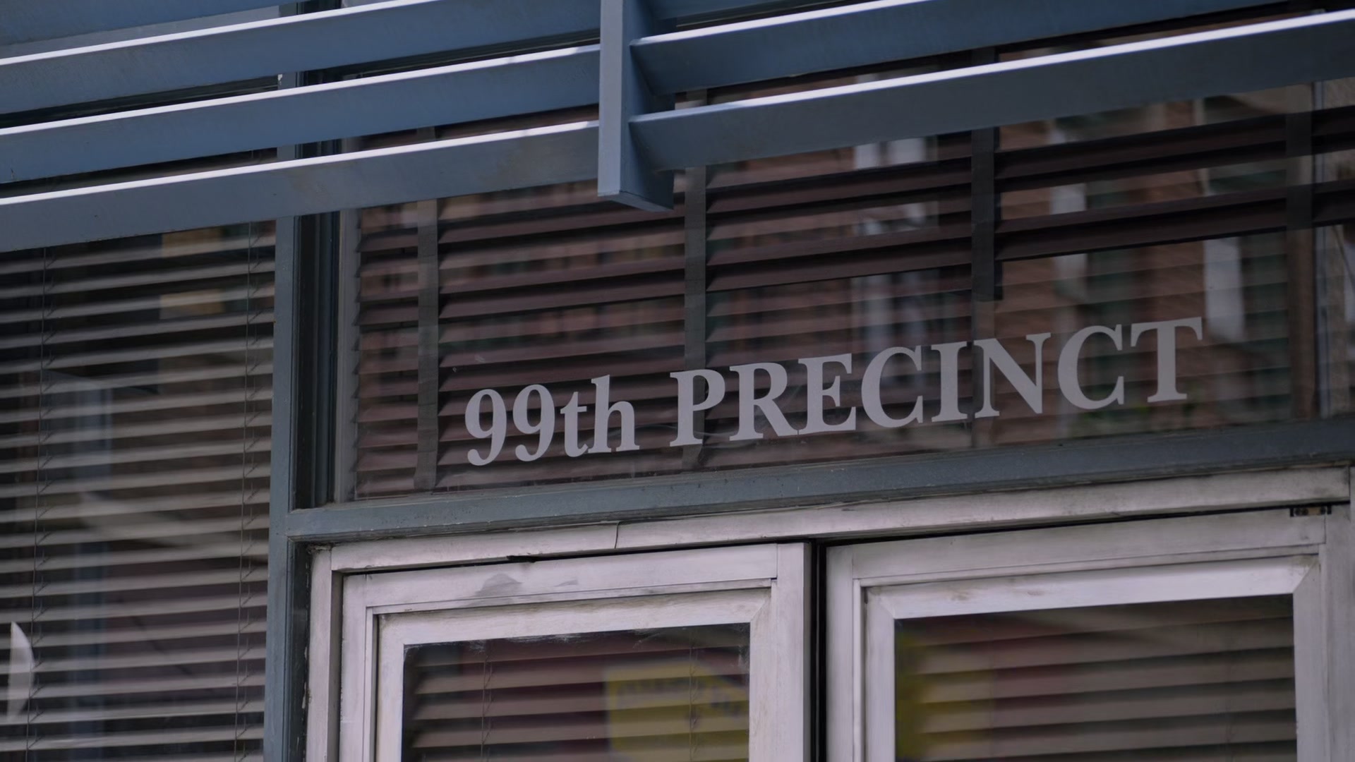 2x03_542.jpg