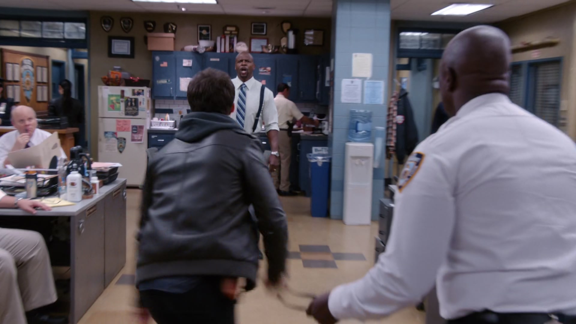 2x05_033.jpg
