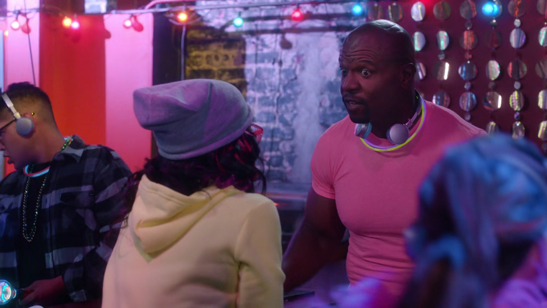 2x05_241.jpg