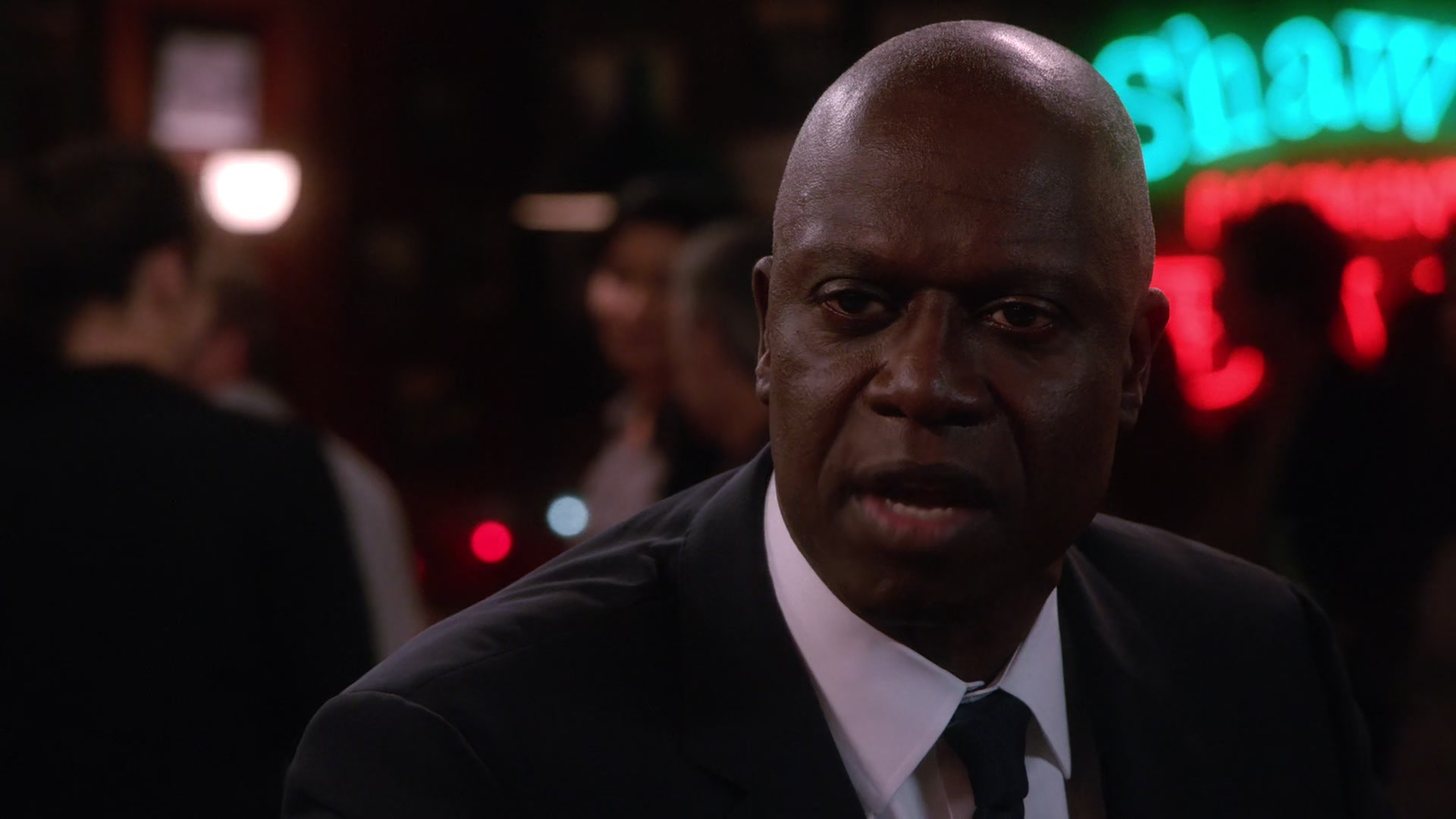 2x05_293.jpg