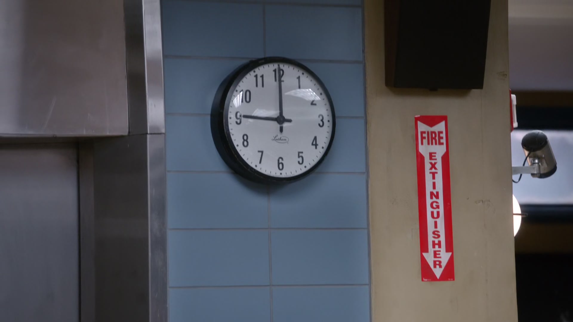 2x06_004.jpg