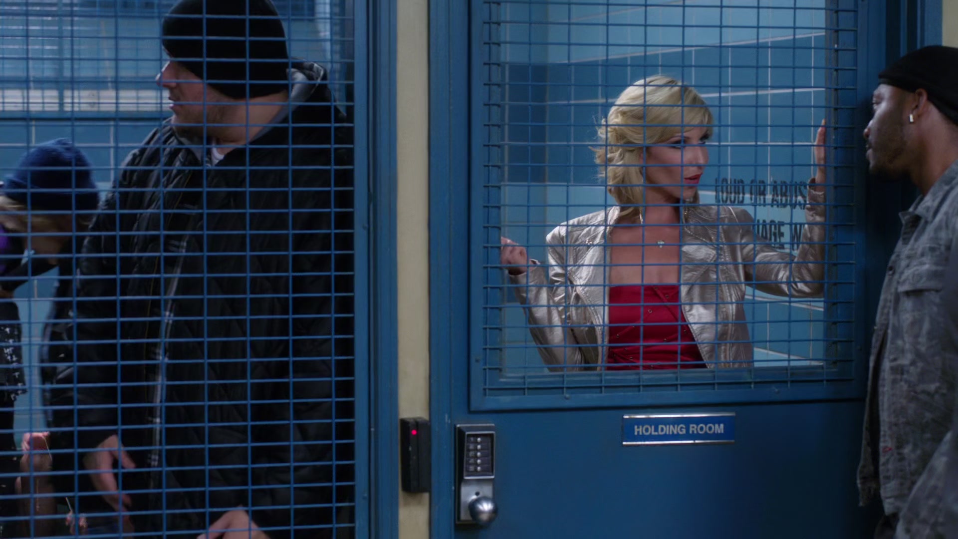 2x07_208.jpg