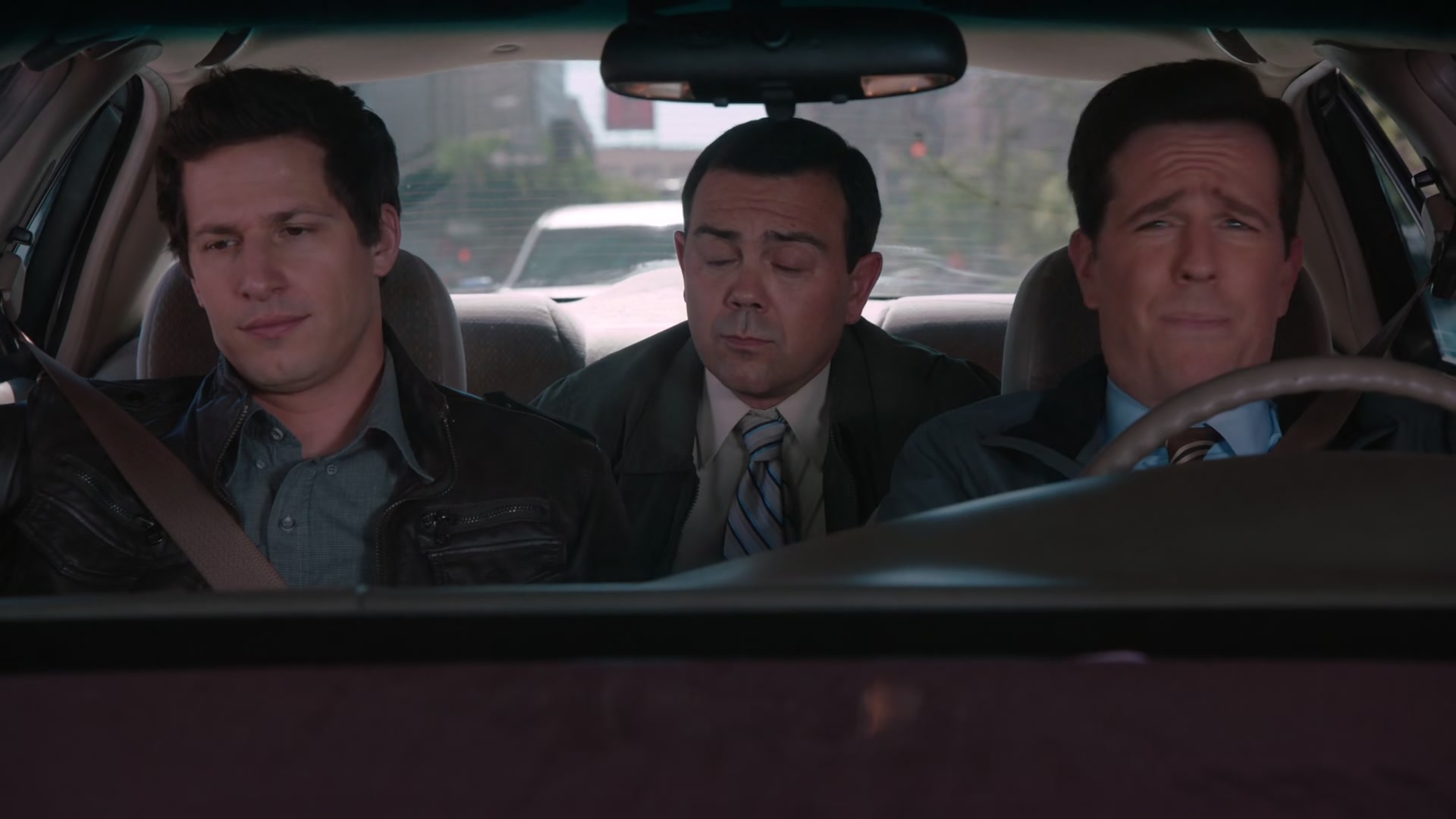 2x08_221.jpg