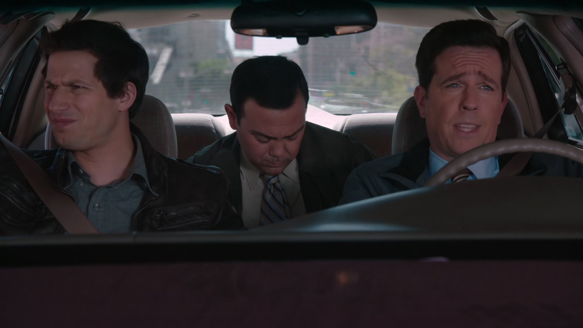 2x08_225.jpg