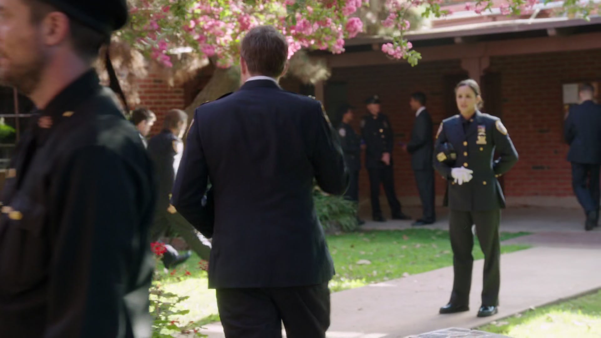 3x02_353.jpg