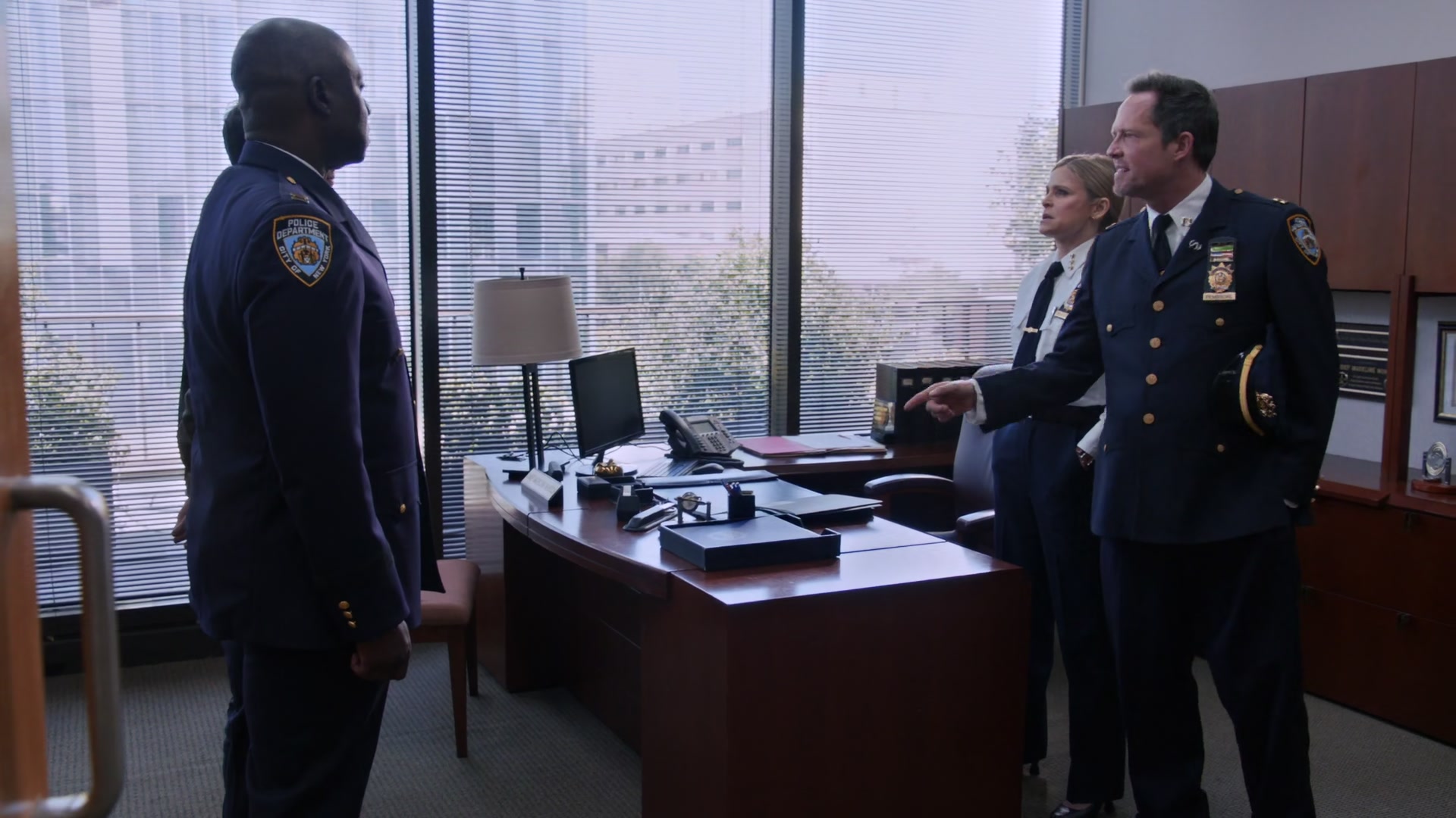 3x04_335.jpg