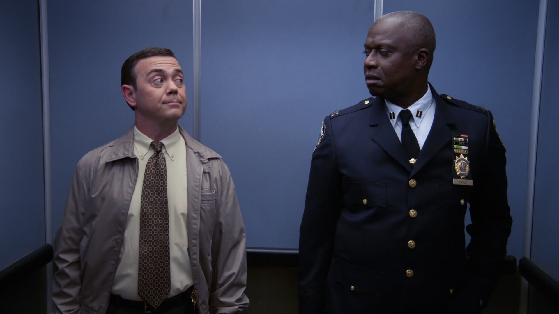 3x05_004.jpg