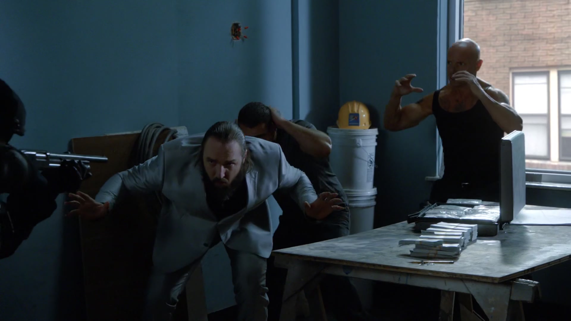 3x06_020.jpg