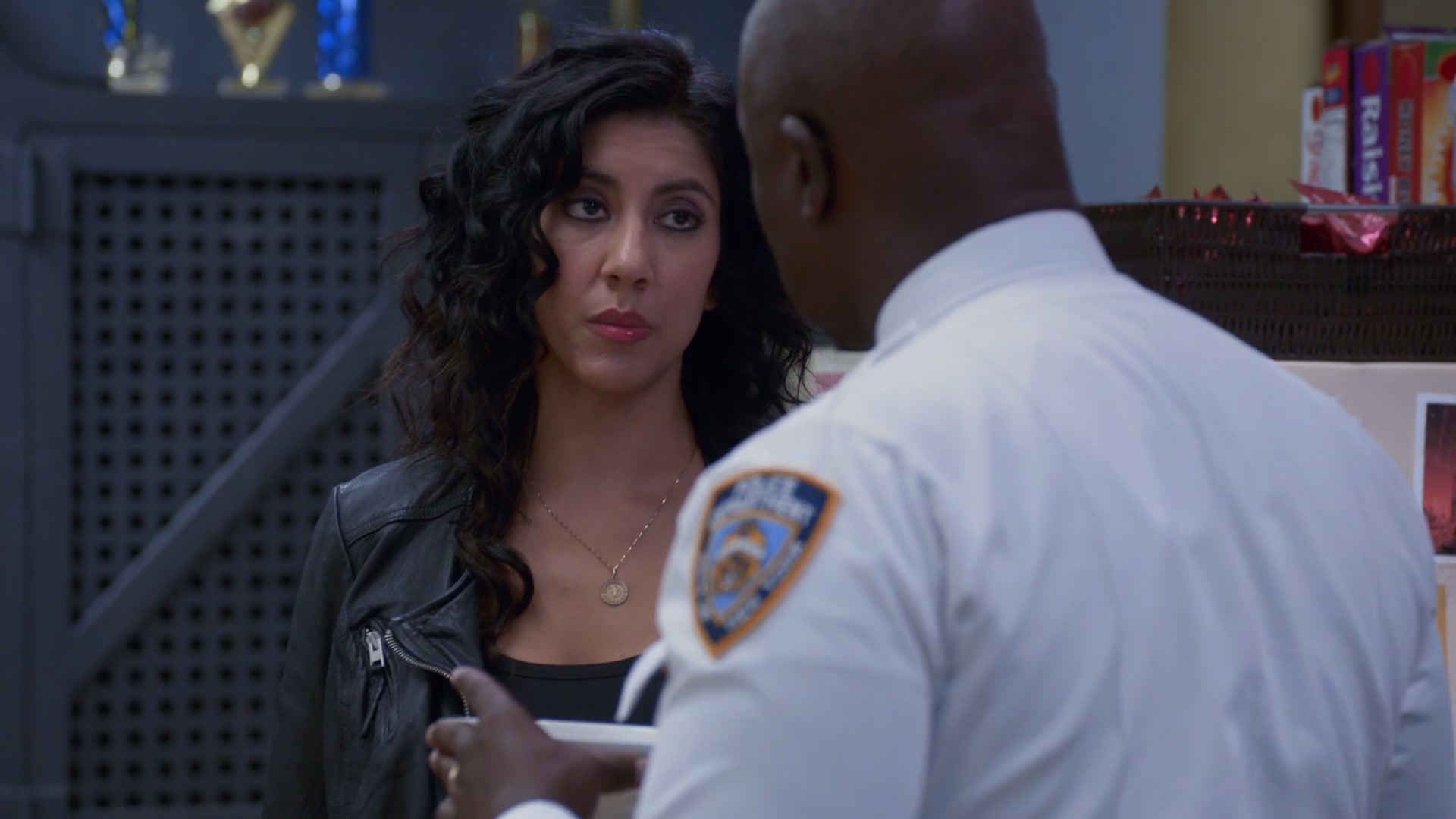 3x06_400.jpg