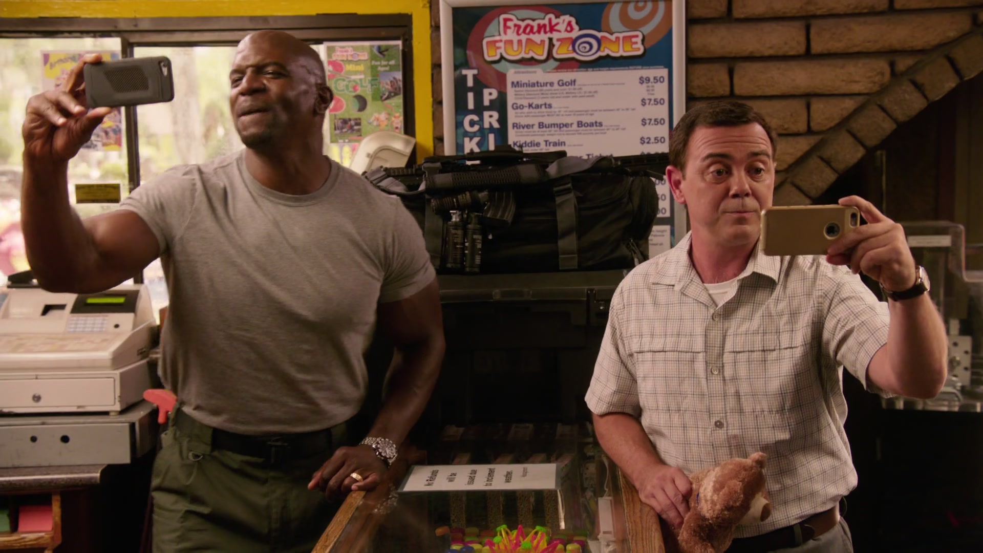 4x03_296.jpg