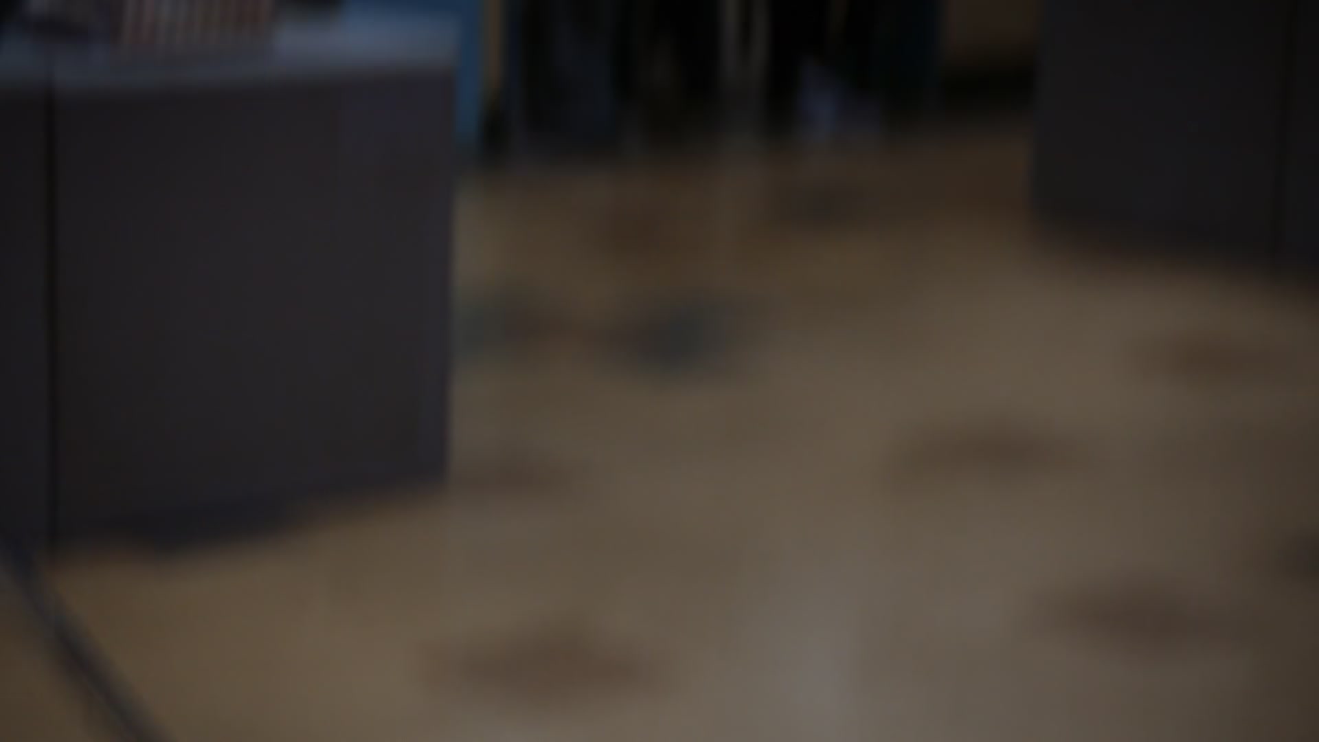 4x08_003.jpg