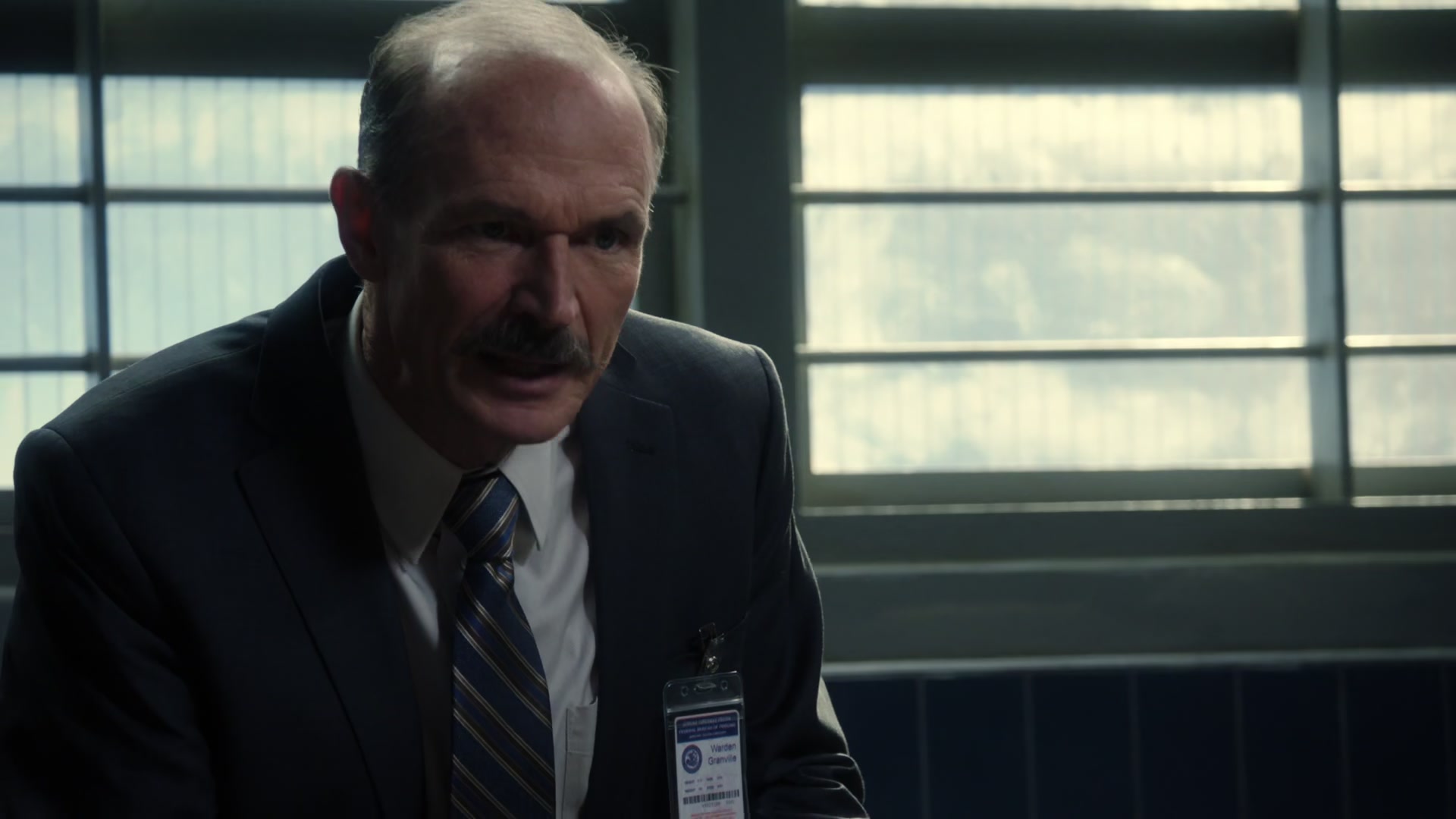 5x01_520.jpg