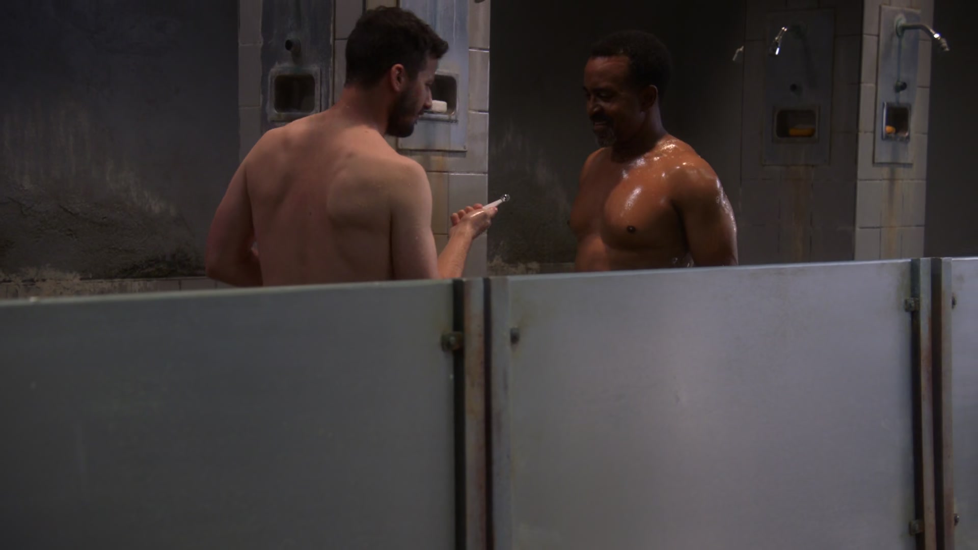 5x02_371.jpg