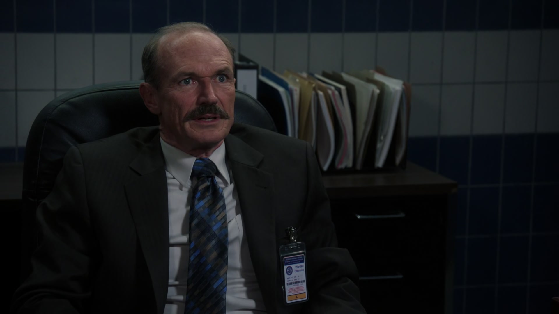 5x02_399.jpg