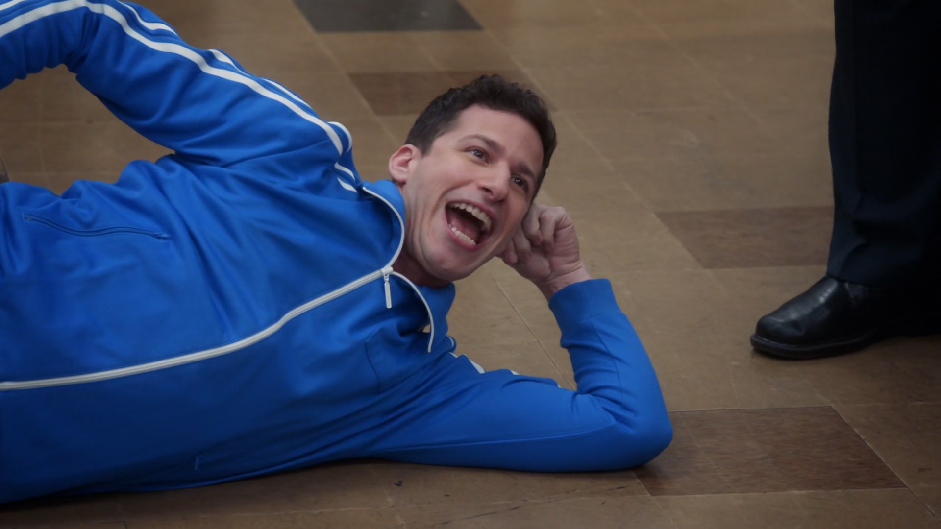 5x09_016.jpg