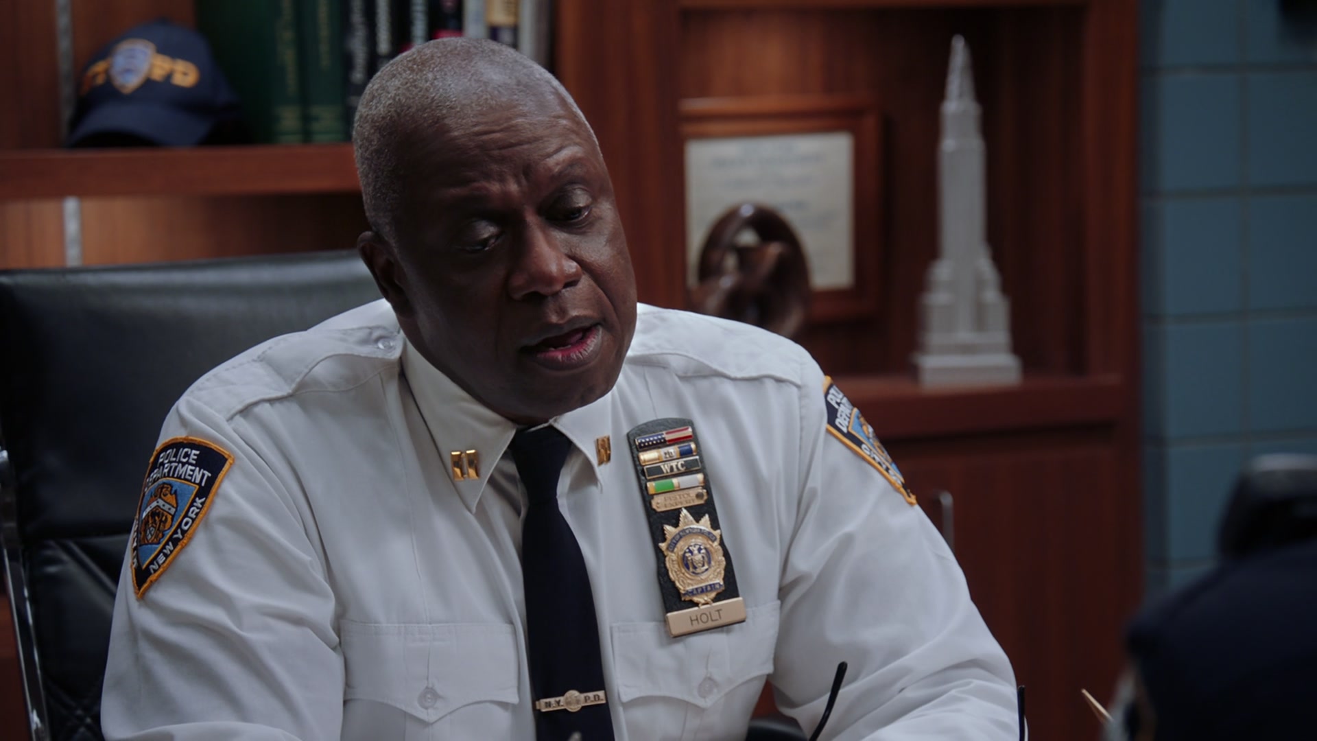 B99_801_681.jpg