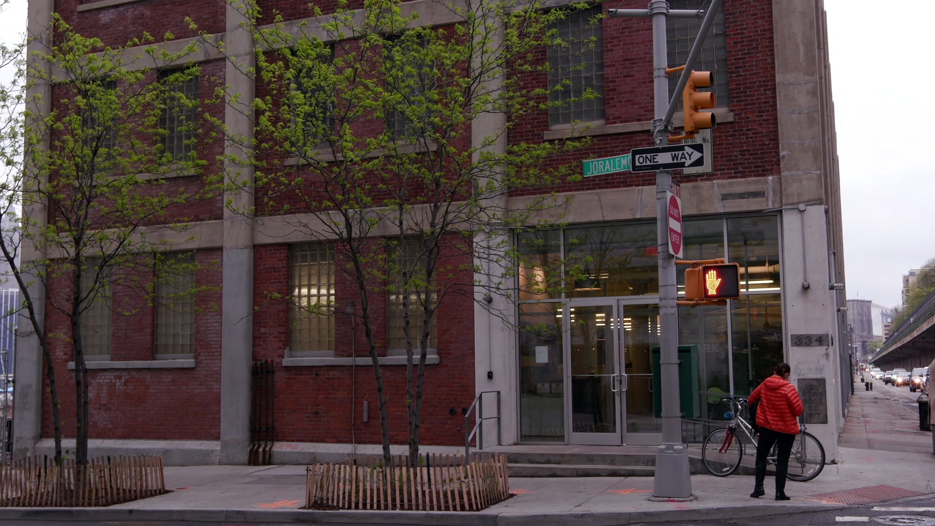 B99_801_729.jpg