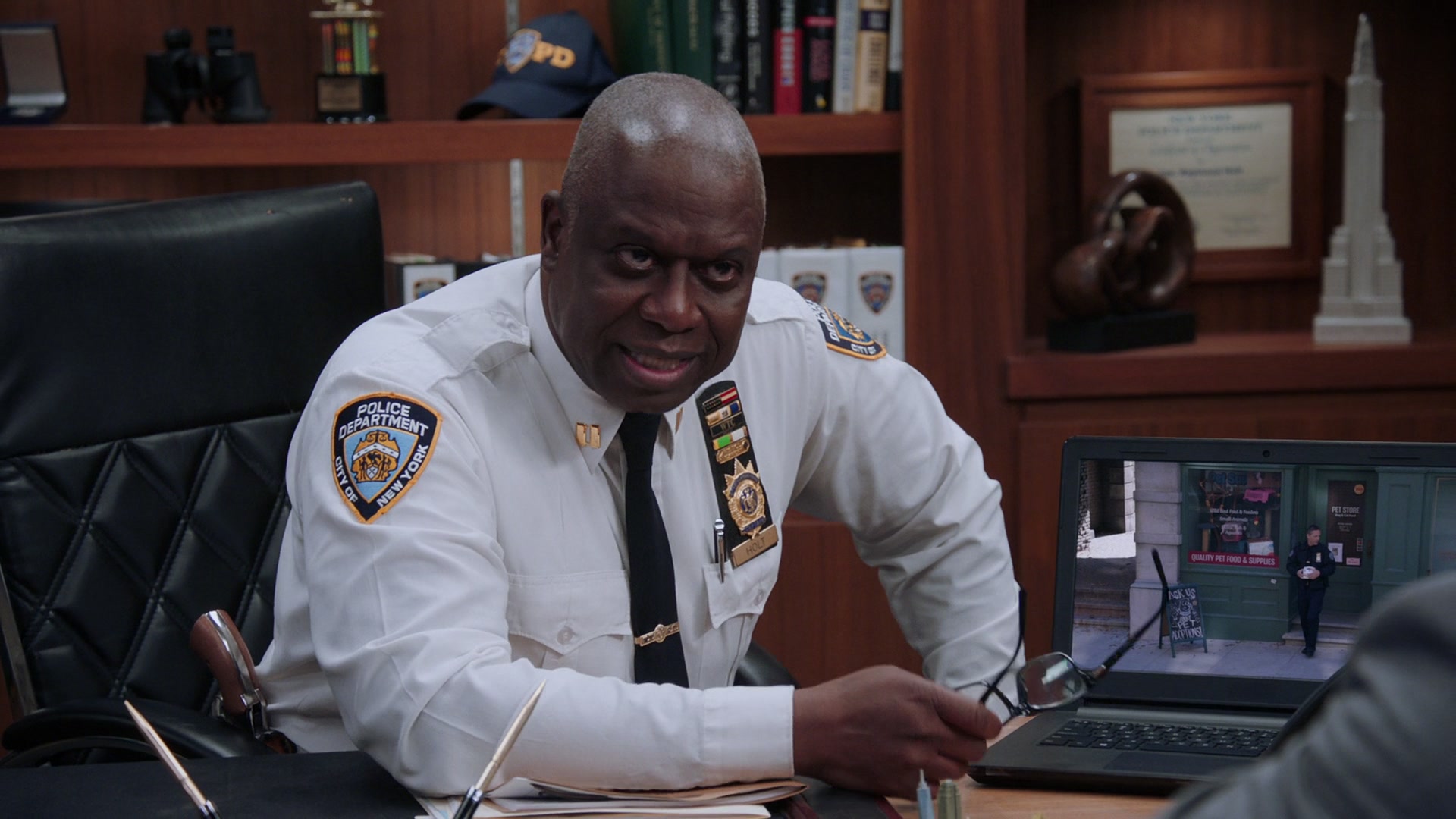 B99_803_462.jpg