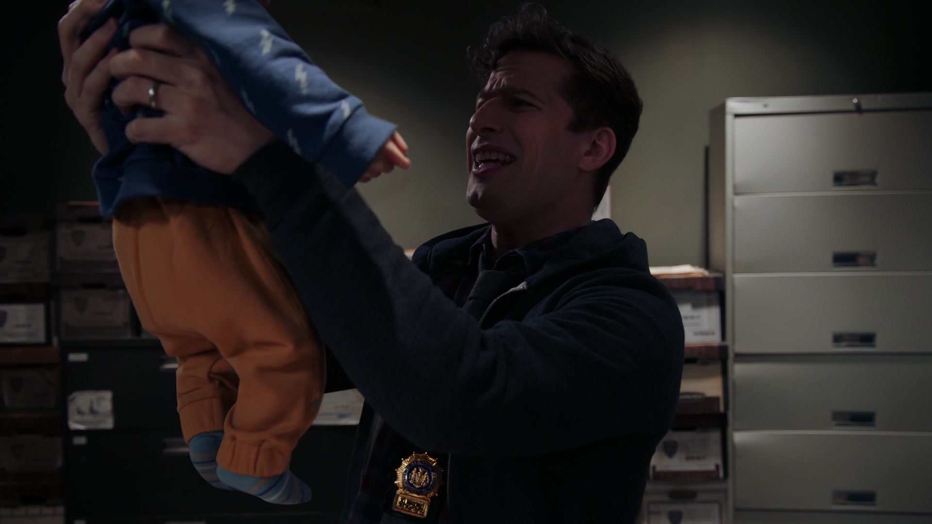 B99_804_493.jpg